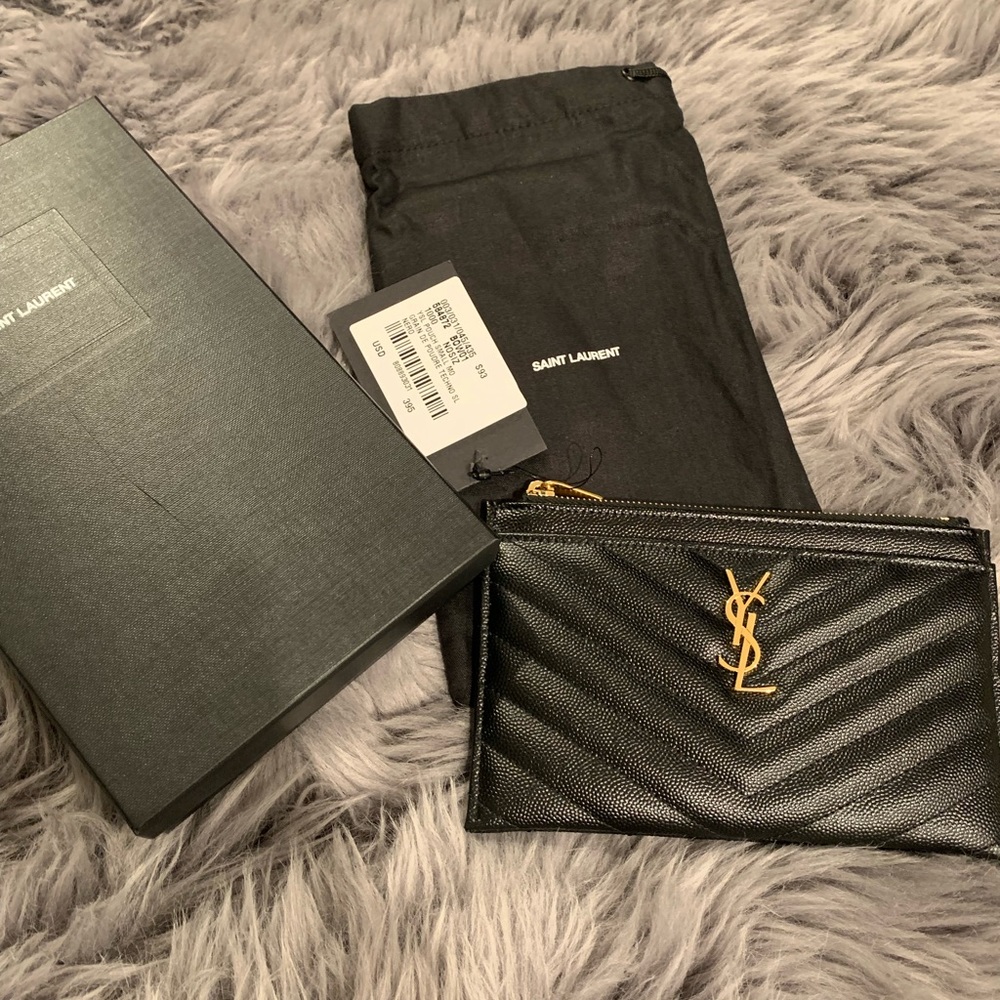 BRAND NEW SMALL MONOGRAM BILL POUCH IN GRAIN DE POUDRE EMBOSSED LEATHER